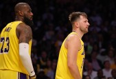 开元棋牌官网洛杉矶湖人迎NBA常规赛关键赛，转会期强势反弹，信心回归，更衣室氛围转暖的简单介绍