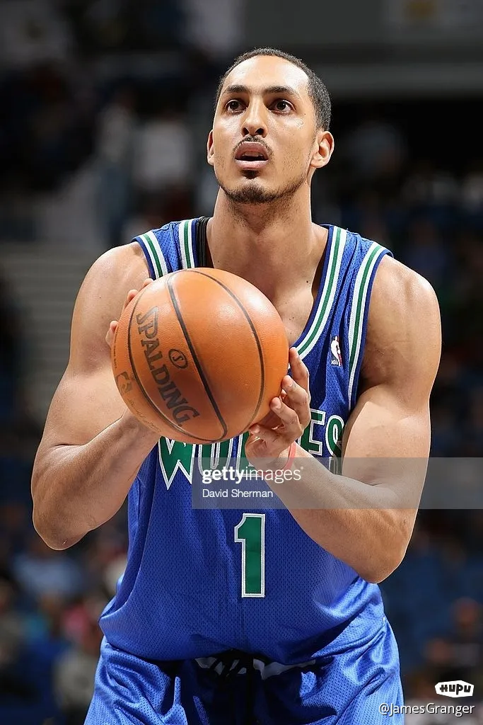 明尼苏达森林狼训练开放日，清晨回应争议引欢呼，全明星赛在即，纪律约束更严格的简单介绍