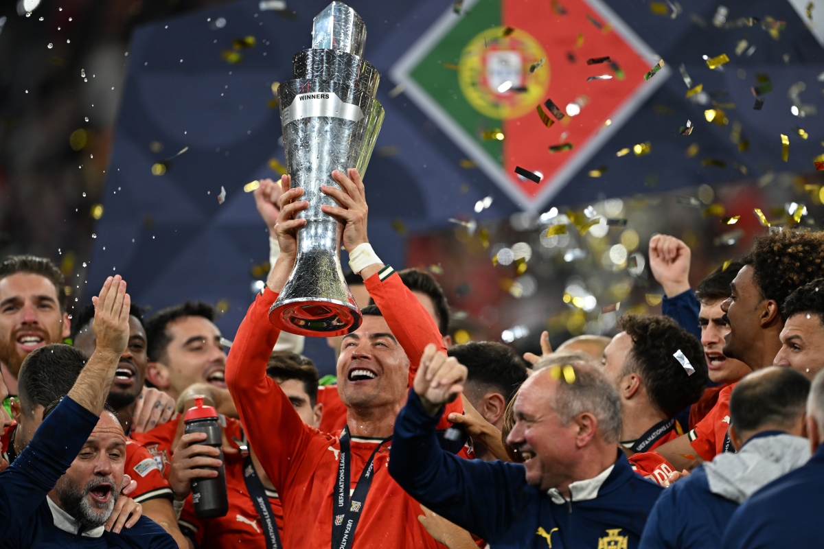 包含冲刺阶段里昂备战葡超；造点机会细节曝光；信心回归；阵容厚度经受考验的词条