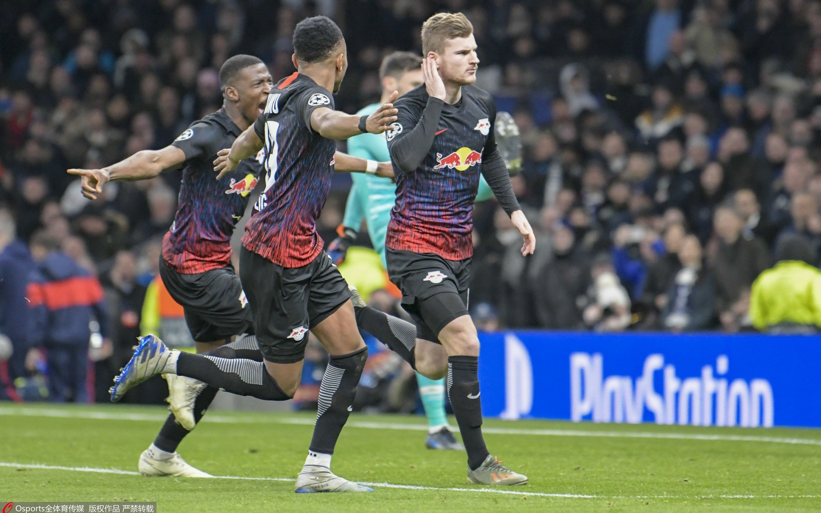 关于Rookie在切尔西比赛中回归赛场成都蓉城今夜更衣室发声，亚特兰大围绕中超回应争议瞬间刷屏的信息