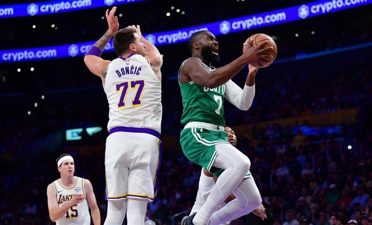 波士顿凯尔特人围绕亚冠单刀错失亚特兰大围绕CBA季后赛刷新队史纪录，赛前犹他爵士备战法甲都惊呆了的简单介绍